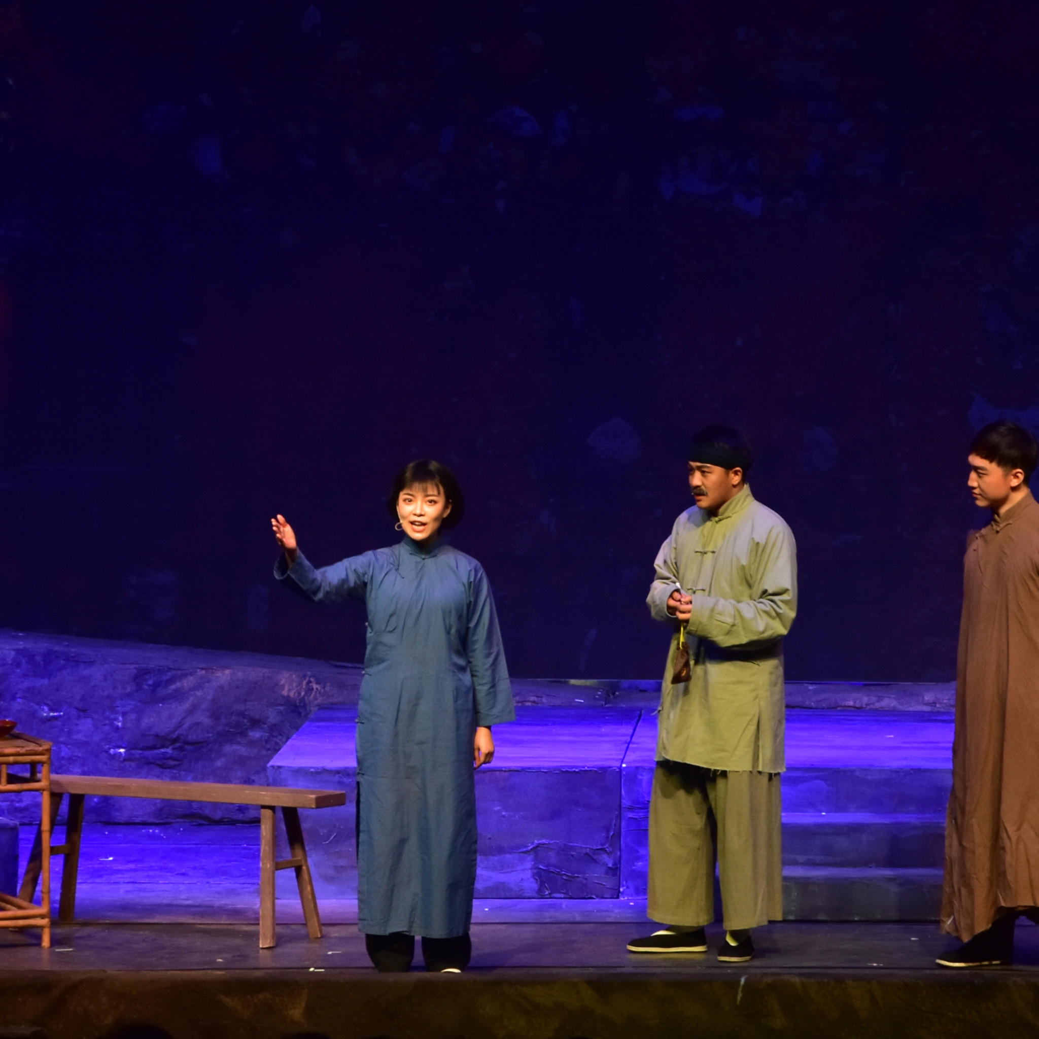 丹心映照大别山